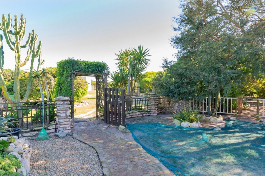 5 Bedroom Property for Sale in Trekoskraal Western Cape
